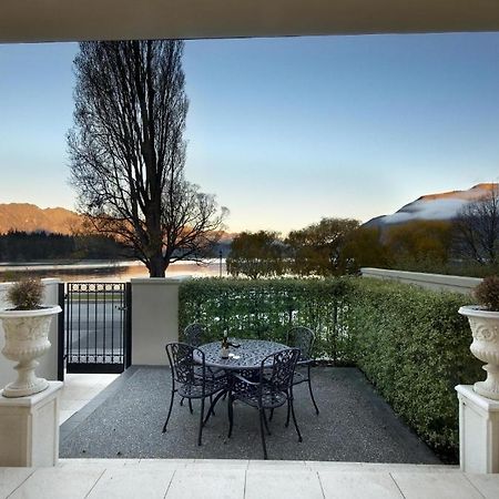 Esplanade Queenstown By Staysouth Екстериор снимка